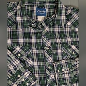 Wrangler Men's Green and White Plaid Shirt